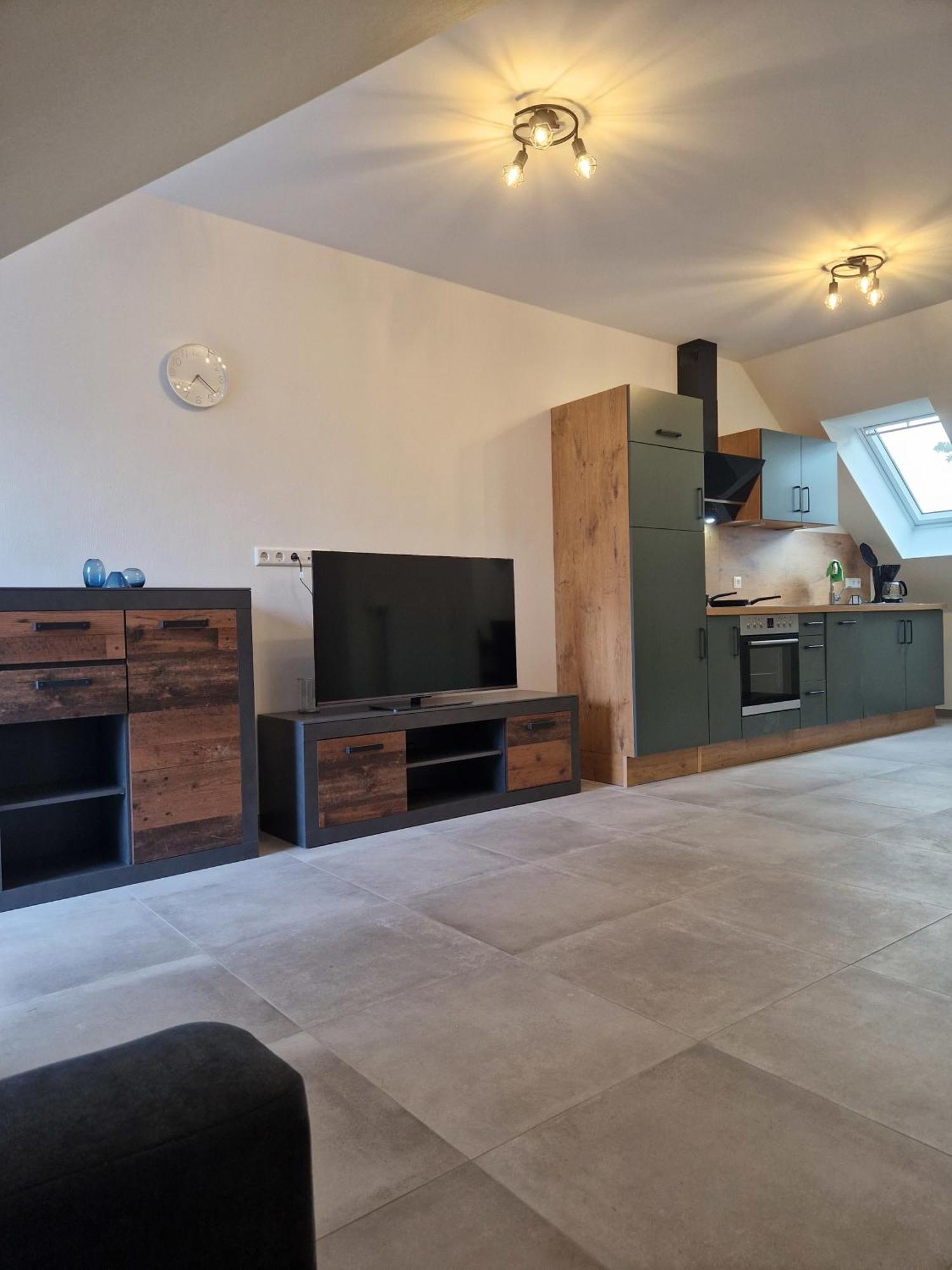 2 Apartment *